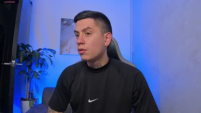 Snapshot of Yeiko_Romero_ chatting on 27, 11, 2025 Yeiko Romero online show from 27, 11, 2025