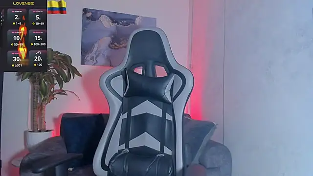 Snapshot of Yeiko_Romero_ chatting on 13, 12, 2025 Yeiko Romero online show from 13, 12, 2025