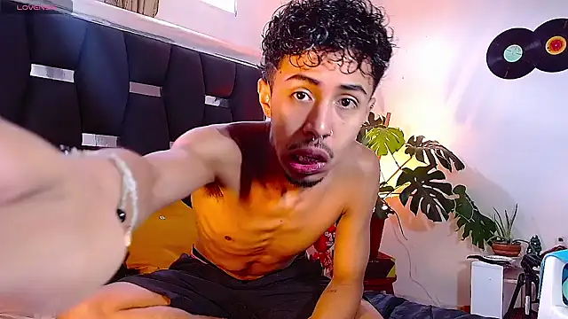 Snapshot of RyanRizzo chatting on 10, 12, 2024 RyanRizzo online show from 10, 12, 2024