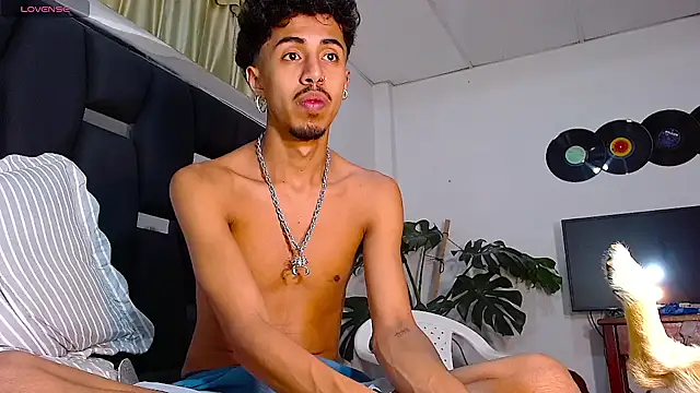 Snapshot of RyanRizzo chatting on 12, 1, 2025 RyanRizzo online show from 12, 1, 2025