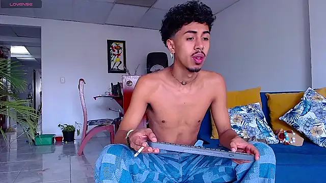 Snapshot of RyanRizzo chatting on 12, 1, 2025 RyanRizzo online show from 12, 1, 2025