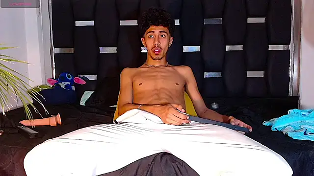 Snapshot of RyanRizzo chatting on 1, 2, 2025 RyanRizzo online show from 1, 2, 2025