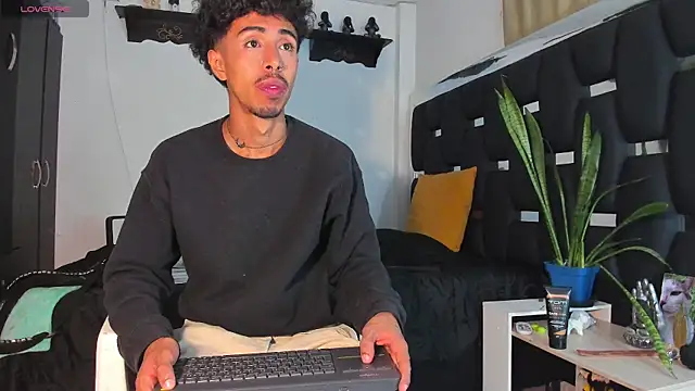 Snapshot of RyanRizzo chatting on 15, 3, 2025 RyanRizzo online show from 15, 3, 2025