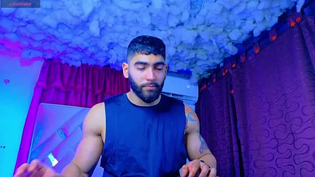 Rich boy01 online show from 19, 5, 2026