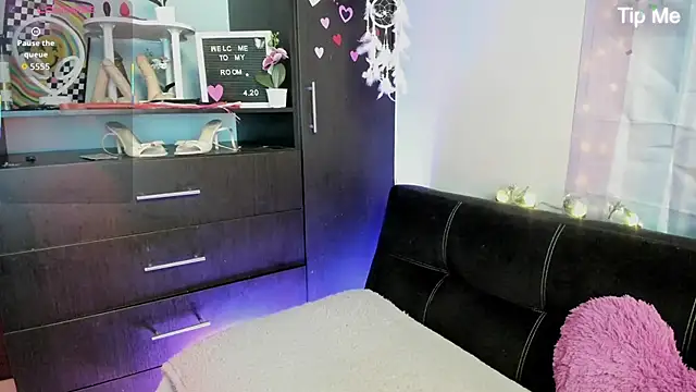 Emilytafur online show from 22, 11, 2025