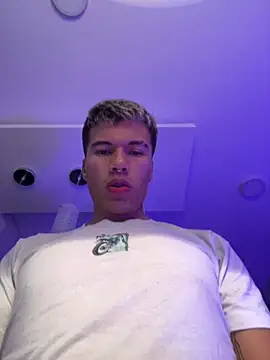 Logan smith1 online show from 17, 2, 2025