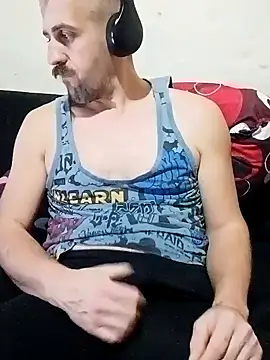 Snapshot of GrofLicno chatting on 8, 12, 2024 GrofLicno online show from 8, 12, 2024