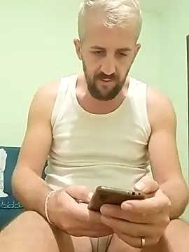 Snapshot of GrofLicno chatting on 31, 10, 2025 GrofLicno online show from 31, 10, 2025