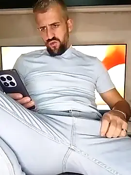 Snapshot of GrofLicno chatting on 17, 11, 2025 GrofLicno online show from 17, 11, 2025