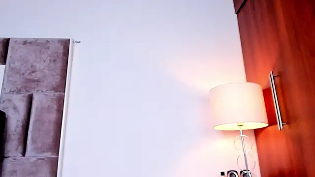 Nia Bunny online show from 13, 6, 2026