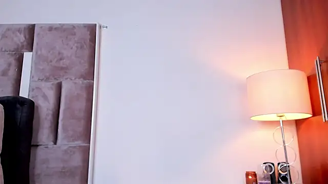 Nia Bunny online show from 19, 6, 2026