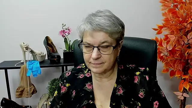 Snapshot of IrisDream chatting on 3, 12, 2024 IrisDream online show from 3, 12, 2024