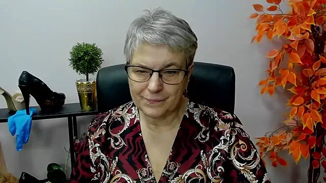 Snapshot of IrisDream chatting on 19, 12, 2024 IrisDream online show from 19, 12, 2024
