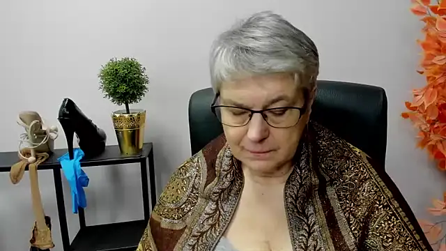 Snapshot of IrisDream chatting on 2, 1, 2025 IrisDream online show from 2, 1, 2025