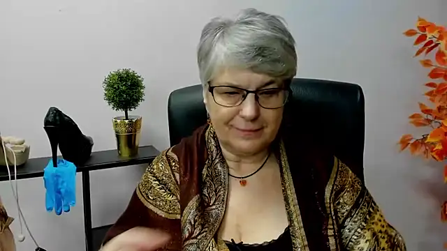 Snapshot of IrisDream chatting on 30, 1, 2025 IrisDream online show from 30, 1, 2025