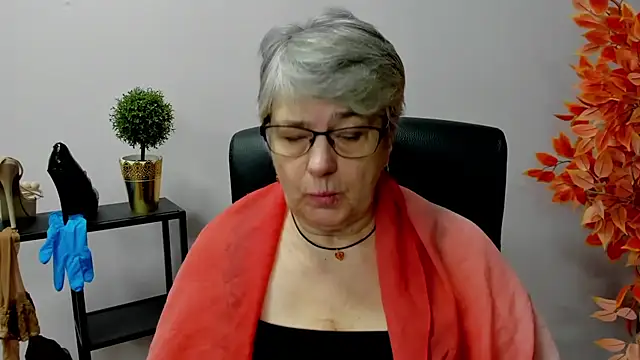 Snapshot of IrisDream chatting on 7, 2, 2025 IrisDream online show from 7, 2, 2025
