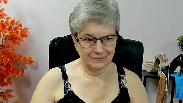 Snapshot of IrisDream chatting on 15, 9, 2025 IrisDream online show from 15, 9, 2025