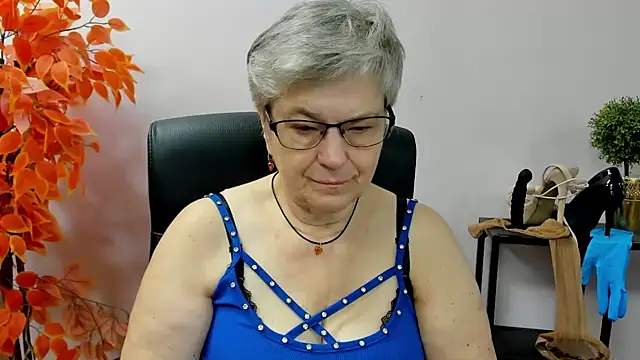 Snapshot of IrisDream chatting on 24, 9, 2025 IrisDream online show from 24, 9, 2025