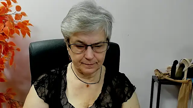Snapshot of IrisDream chatting on 29, 9, 2025 IrisDream online show from 29, 9, 2025