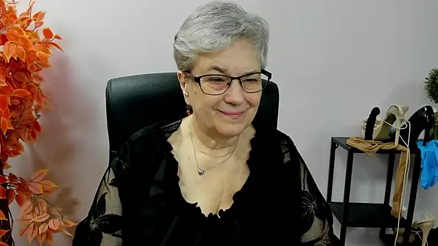 Snapshot of IrisDream chatting on 29, 10, 2025 IrisDream online show from 29, 10, 2025