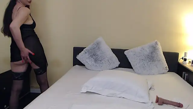 Melissa Mely online show from 8, 1, 2025