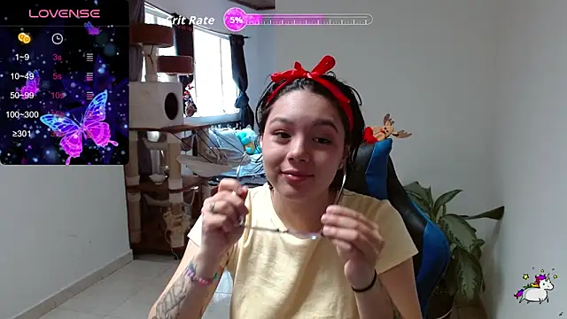 TRIXIE TANG28 online show from 16, 4, 2026