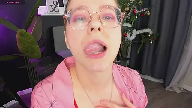 Snapshot of CassieCool chatting on 1, 1, 2025 CassieCool online show from 1, 1, 2025