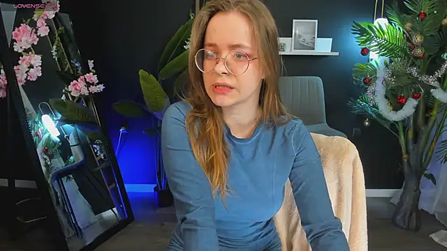 Snapshot of CassieCool chatting on 9, 1, 2025 CassieCool online show from 9, 1, 2025