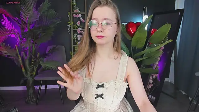 Snapshot of CassieCool chatting on 15, 2, 2025 CassieCool online show from 15, 2, 2025