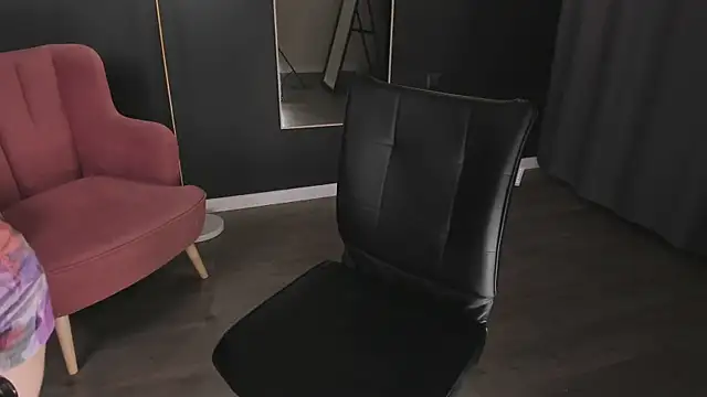 Snapshot of CassieCool chatting on 12, 9, 2025 CassieCool online show from 12, 9, 2025