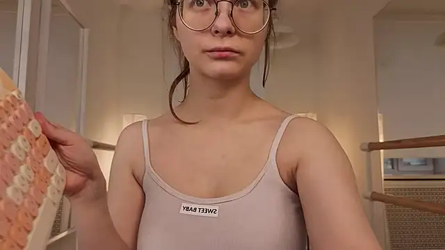 Snapshot of CassieCool chatting on 16, 10, 2025 CassieCool online show from 16, 10, 2025