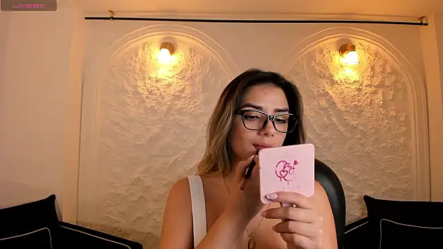 Snapshot of ChloePreston_ chatting on 1, 2, 2026 ChloePreston online show from 1, 2, 2026