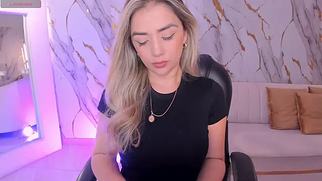 Snapshot of ChloePreston_ chatting on 11, 2, 2026 ChloePreston online show from 11, 2, 2026