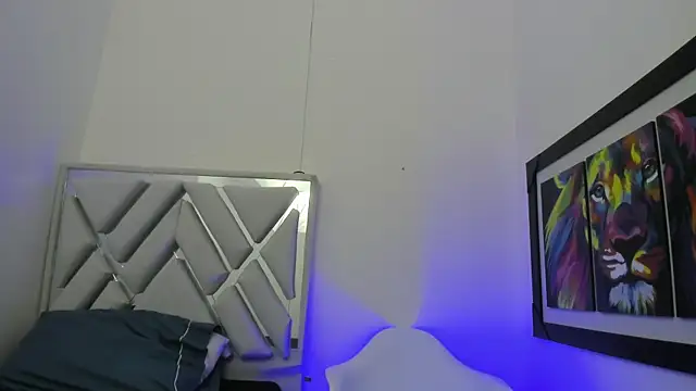 leslyylove online show from 17, 12, 2024