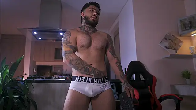 Snapshot of LeoSalvatore_ chatting on 10, 10, 2025 LeoSalvatore  online show from 10, 10, 2025