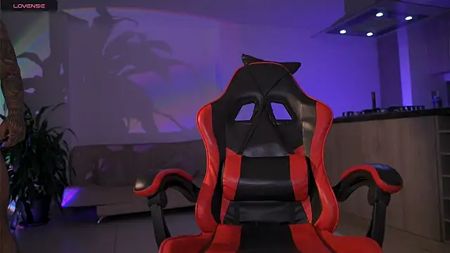 Snapshot of LeoSalvatore_ chatting on 5, 12, 2025 LeoSalvatore online show from 5, 12, 2025