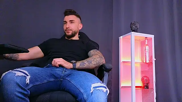 MightyAaron66 online show from 20, 2, 2025