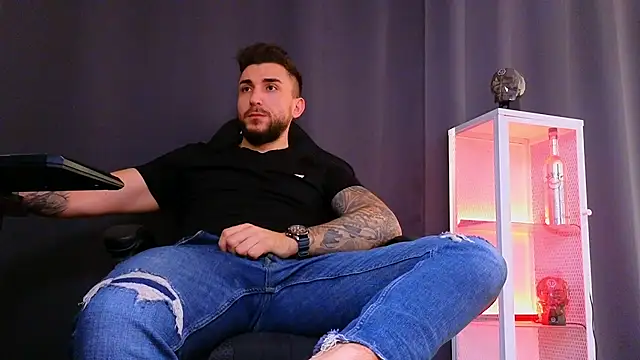 MightyAaron66 online show from 4, 3, 2025