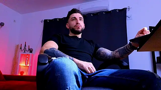 MightyAaron66 online show from 6, 2, 2026