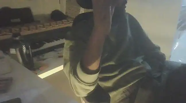 Snapshot of dominanthubby chatting on 3, 12, 2024 dominanthubby online show from 3, 12, 2024