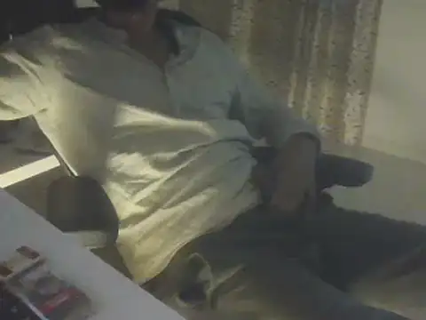 Snapshot of dominanthubby chatting on 10, 12, 2024 dominanthubby online show from 10, 12, 2024