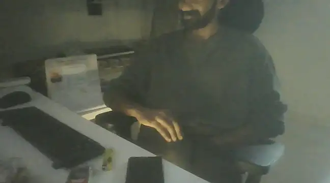 Snapshot of dominanthubby chatting on 21, 12, 2024 dominanthubby online show from 21, 12, 2024