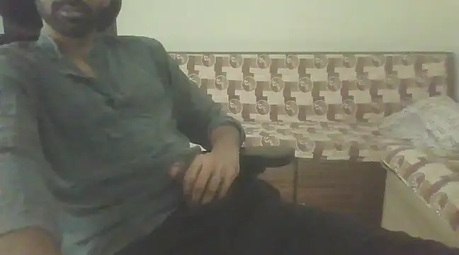 Snapshot of dominanthubby chatting on 11, 3, 2025 dominanthubby online show from 11, 3, 2025