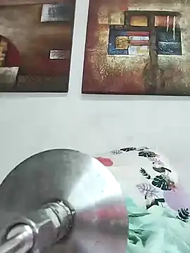 cuteluci  online show from 22, 1, 2025