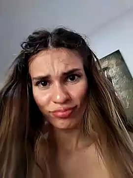 cuteluci  online show from 23, 1, 2025