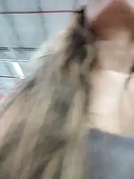 cuteluci  online show from 16, 2, 2025