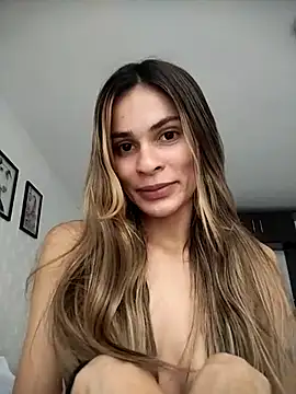 cuteluci  online show from 17, 3, 2025