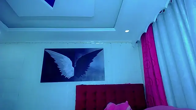 Snapshot of NahomiCamper chatting on 26, 10, 2025 NahomiCamper online show from 26, 10, 2025