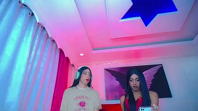 Snapshot of NahomiCamper chatting on 16, 11, 2025 NahomiCamper online show from 16, 11, 2025