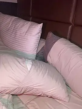 CrownedNyaries online show from 28, 12, 2024